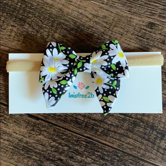 Inisfree2b Other - Handmade 3in Daisy hair bow with nylon band Inisfree2b Other - Handmade 3in Daisy hair bow with nylon band